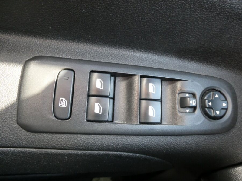 Photo 26 de l'offre de OPEL COMBO LIFE 1.5 DIESEL 130 BVM6 EDITION GPS Radar à 17450€ chez Mérignac auto