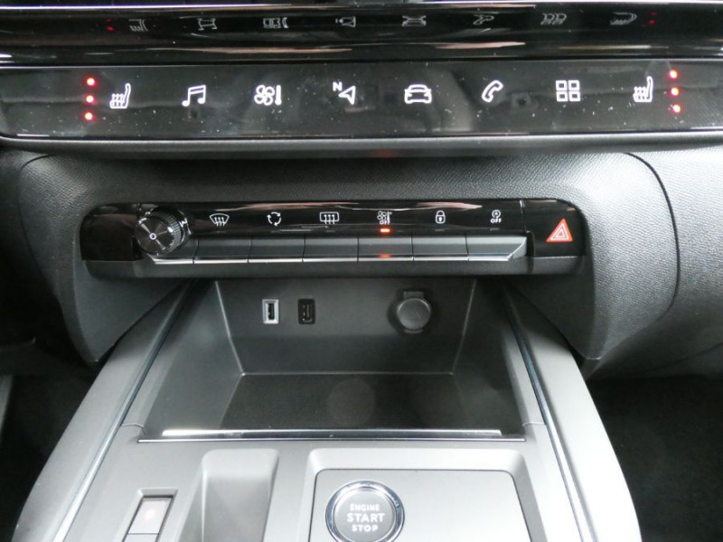 Photo 20 de l'offre de CITROEN C5 AIRCROSS NEW (2) 1.5 BlueHDi 130 EAT8 MAX à 30450€ chez Mérignac auto