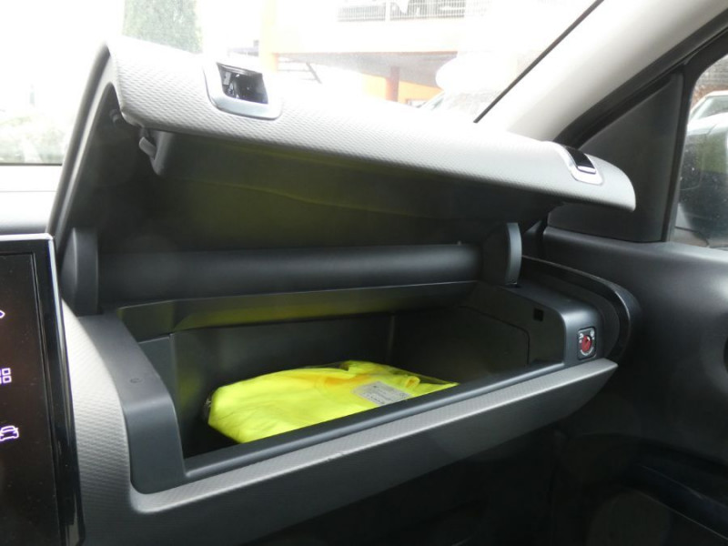 Photo 33 de l'offre de CITROEN C4 CACTUS 1.2 PureTech 130 BV6 SHINE TOIT Pano Camera JA17 à 13450€ chez Mérignac auto