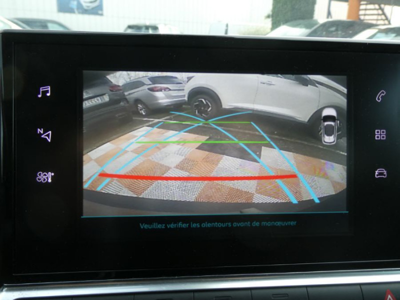 Photo 8 de l'offre de CITROEN C4 CACTUS 1.2 PureTech 130 BV6 SHINE TOIT Pano Camera JA17 à 13450€ chez Mérignac auto