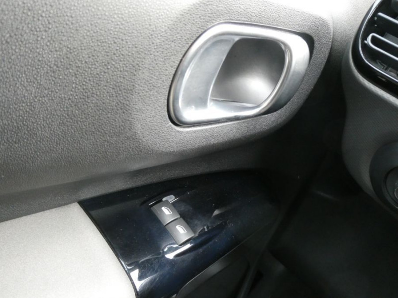 Photo 27 de l'offre de CITROEN C4 CACTUS 1.2 PureTech 130 BV6 SHINE TOIT Pano Camera JA17 à 13450€ chez Mérignac auto