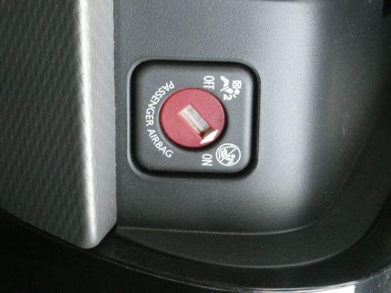 Photo 34 de l'offre de CITROEN C4 CACTUS 1.2 PureTech 130 BV6 SHINE TOIT Pano Camera JA17 à 13450€ chez Mérignac auto