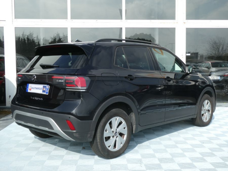 Photo 3 de l'offre de VOLKSWAGEN T-CROSS 1.0 TSI 110 DSG7 LIFE PACK COCKPIT CarPlay Radars ACC RER Privacy Glass à 23790€ chez Mérignac auto