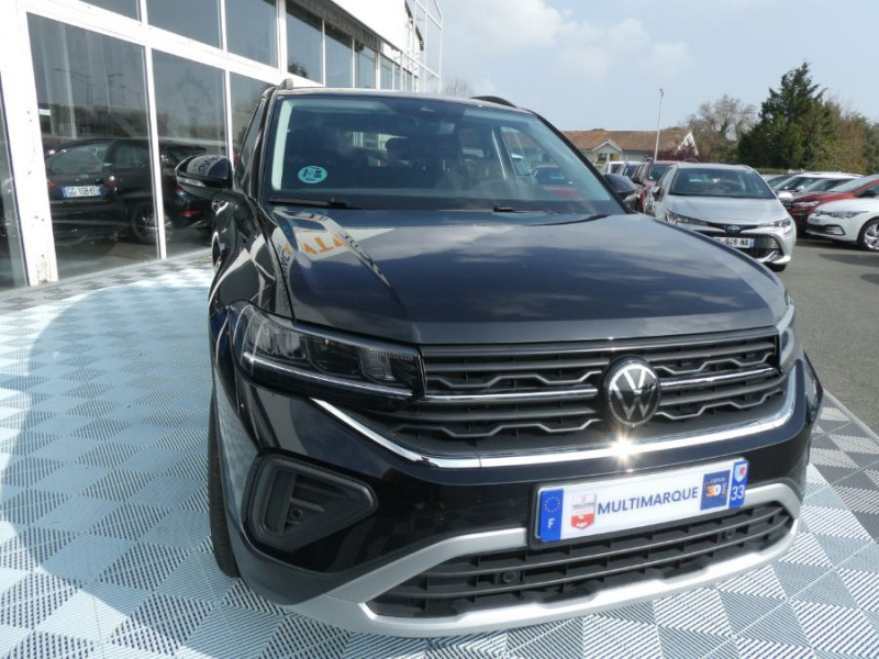 Photo 2 de l'offre de VOLKSWAGEN T-CROSS 1.0 TSI 110 DSG7 LIFE PACK COCKPIT CarPlay Radars ACC RER Privacy Glass à 23790€ chez Mérignac auto