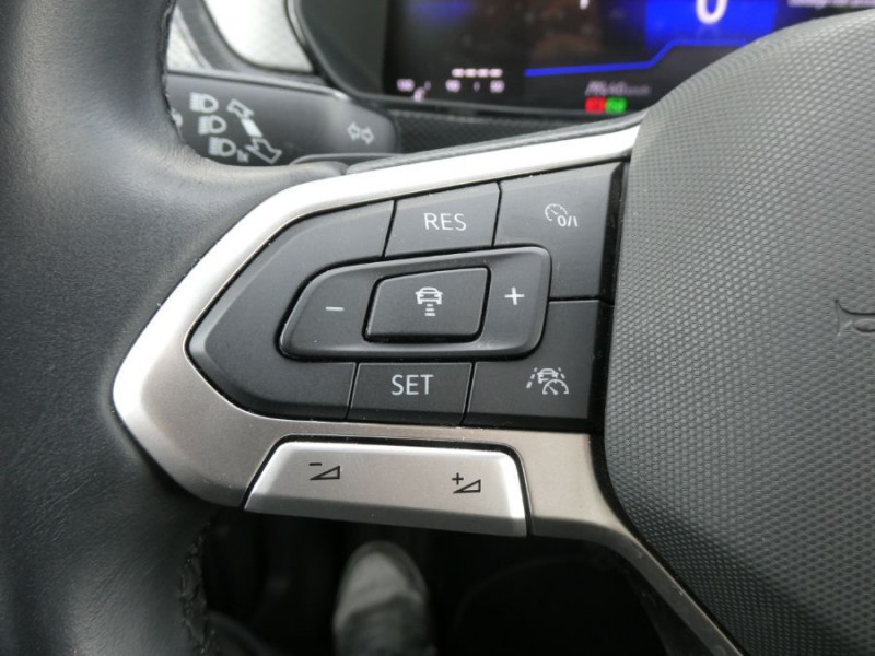 Photo 22 de l'offre de VOLKSWAGEN T-CROSS 1.0 TSI 110 DSG7 LIFE PACK COCKPIT CarPlay Radars ACC RER Privacy Glass à 23790€ chez Mérignac auto