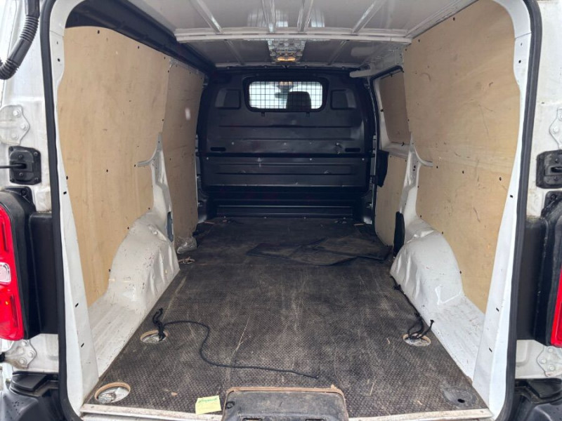 Photo 14 de l'offre de CITROEN JUMPY XL 2.0 BlueHDi 120 BVM6 CLUB Bluetooth Attel. 16480 H.T. à 16480€ chez Mérignac auto