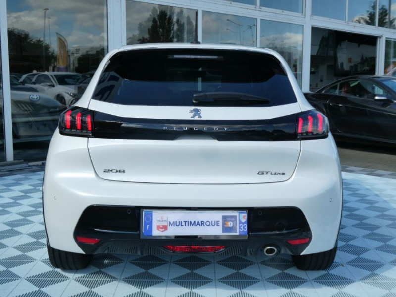 Photo 11 de l'offre de PEUGEOT 208 II 1.2 PureTech 100 BVM6 GT LINE TOIT Pano à 13950€ chez Mérignac auto