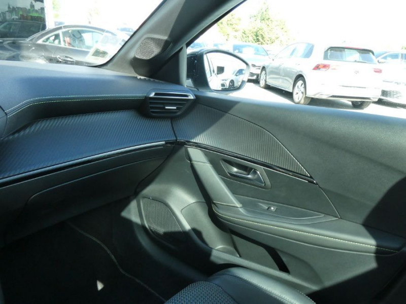 Photo 40 de l'offre de PEUGEOT 208 II 1.2 PureTech 100 BVM6 GT LINE TOIT Pano à 13950€ chez Mérignac auto