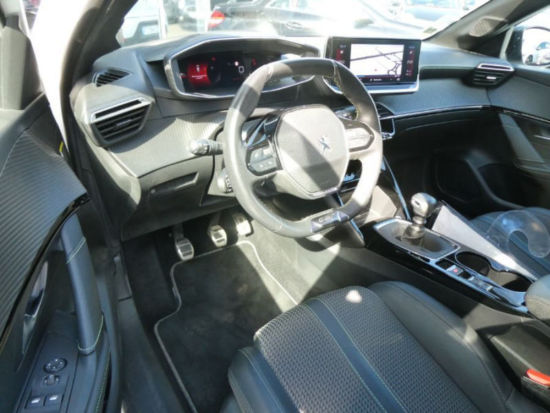 Photo 15 de l'offre de PEUGEOT 208 II 1.2 PureTech 100 BVM6 GT LINE TOIT Pano à 13950€ chez Mérignac auto