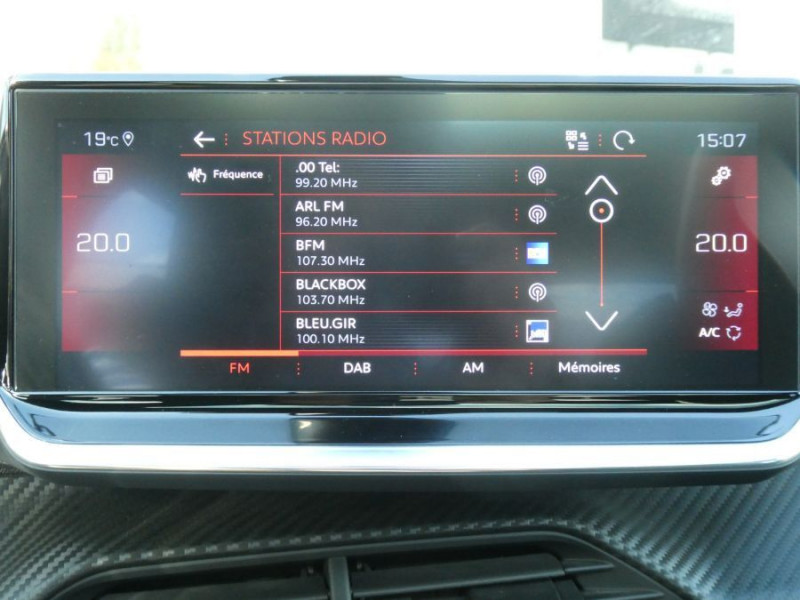 Photo 24 de l'offre de PEUGEOT 208 II 1.2 PureTech 100 BVM6 GT LINE TOIT Pano à 13950€ chez Mérignac auto