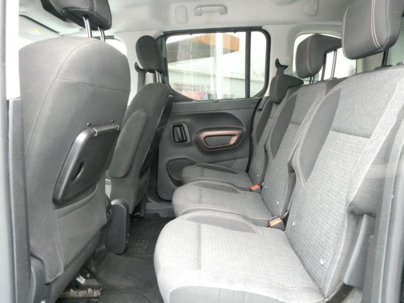 Photo 15 de l'offre de PEUGEOT RIFTER 1.5 BlueHDi 100 BVM6 GT JA17 CarPlay ADML Radars à 21950€ chez Mérignac auto
