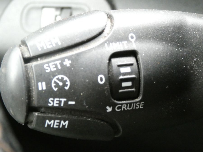 Photo 30 de l'offre de PEUGEOT RIFTER 1.5 BlueHDi 100 BVM6 GT JA17 CarPlay ADML Radars à 21950€ chez Mérignac auto