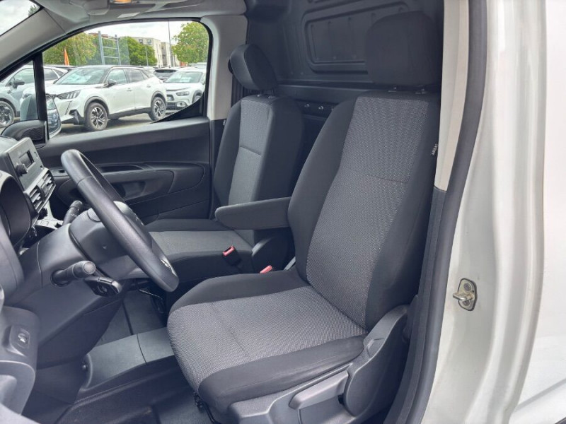 Photo 4 de l'offre de CITROEN BERLINGO 1.5 BlueHDi 100 CLUB Camera Pack Chantier Safety+ Grip Cont. 11970.H.T. à 11970€ chez Mérignac auto