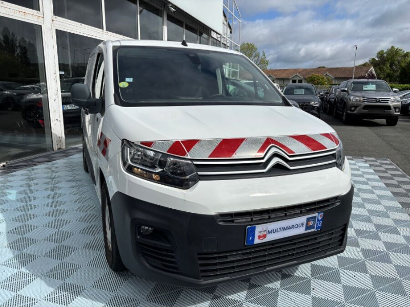 Photo 9 de l'offre de CITROEN BERLINGO 1.5 BlueHDi 100 CLUB Camera Pack Chantier Safety+ Grip Cont. 11970.H.T. à 11970€ chez Mérignac auto