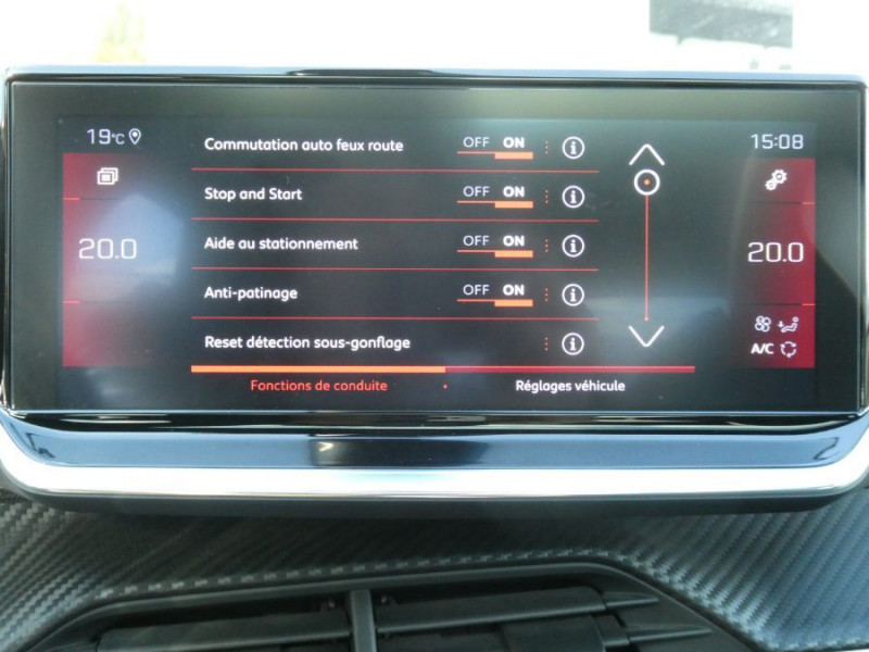 Photo 26 de l'offre de PEUGEOT 208 II 1.2 PureTech 100 BVM6 GT LINE TOIT Pano à 13950€ chez Mérignac auto