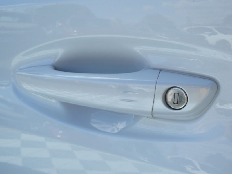 Photo 46 de l'offre de PEUGEOT 208 II 1.2 PureTech 100 BVM6 GT LINE TOIT Pano à 13950€ chez Mérignac auto