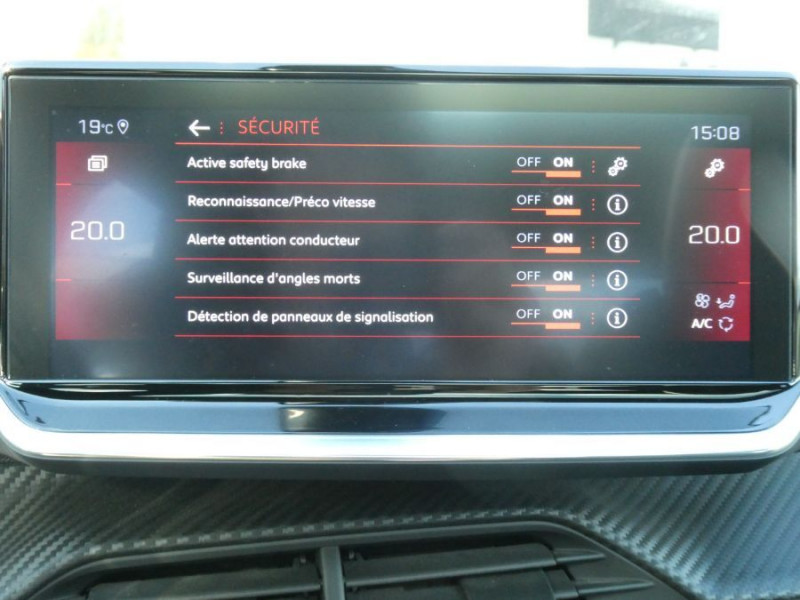 Photo 27 de l'offre de PEUGEOT 208 II 1.2 PureTech 100 BVM6 GT LINE TOIT Pano à 13950€ chez Mérignac auto