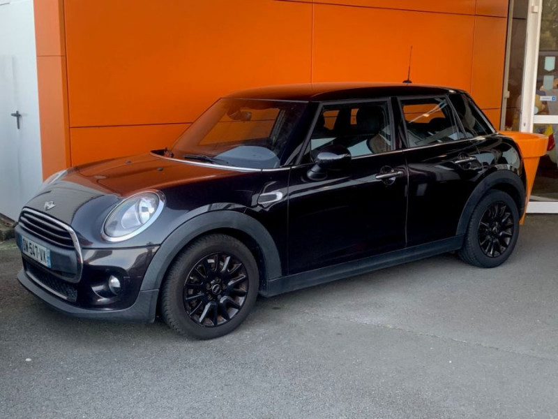 Photo 1 de l'offre de MINI MINI III ONE 75 BVM6 5P Bluetooth Radar JA16 Black à 12450€ chez Mérignac auto