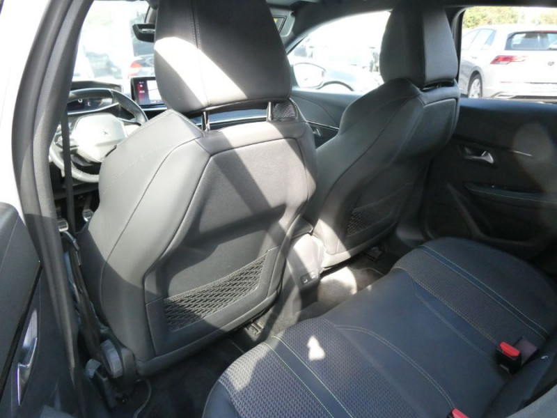 Photo 19 de l'offre de PEUGEOT 208 II 1.2 PureTech 100 BVM6 GT LINE TOIT Pano à 13950€ chez Mérignac auto