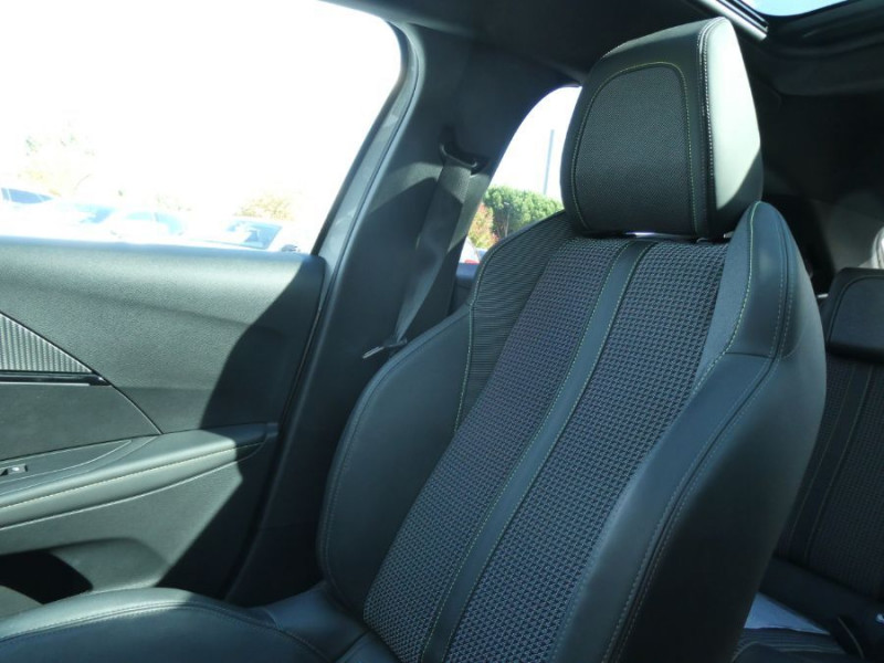 Photo 41 de l'offre de PEUGEOT 208 II 1.2 PureTech 100 BVM6 GT LINE TOIT Pano à 13950€ chez Mérignac auto