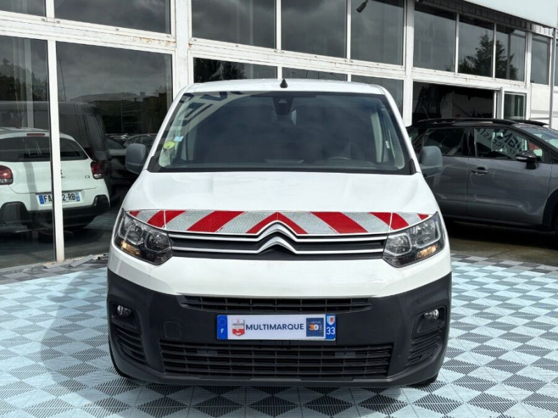 Photo 12 de l'offre de CITROEN BERLINGO 1.5 BlueHDi 100 CLUB Camera Pack Chantier Safety+ Grip Cont. 11970.H.T. à 11970€ chez Mérignac auto