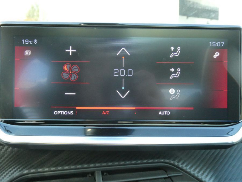 Photo 25 de l'offre de PEUGEOT 208 II 1.2 PureTech 100 BVM6 GT LINE TOIT Pano à 13950€ chez Mérignac auto