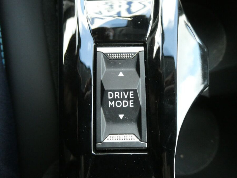 Photo 36 de l'offre de PEUGEOT 208 II 1.5 BlueHDi 100 BVM6 ALLURE GPS RS JA16 à 15450€ chez Mérignac auto