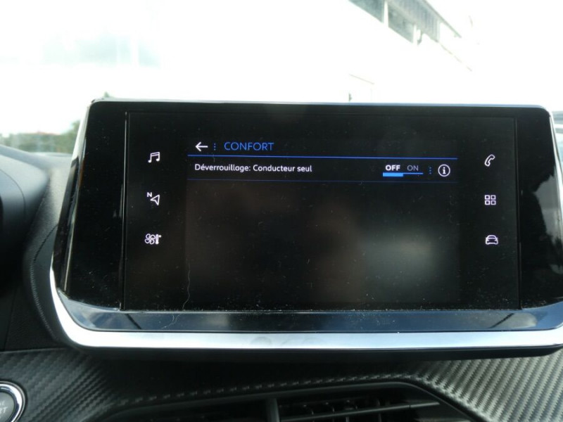 Photo 24 de l'offre de PEUGEOT 208 II 1.5 BlueHDi 100 BVM6 ALLURE GPS RS JA16 à 15450€ chez Mérignac auto