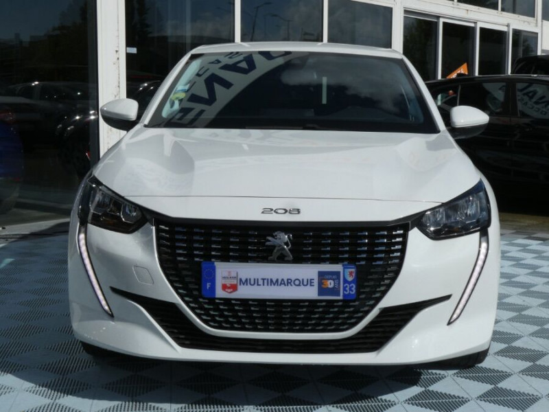 Photo 9 de l'offre de PEUGEOT 208 II 1.5 BlueHDi 100 BVM6 ALLURE GPS RS JA16 à 15450€ chez Mérignac auto