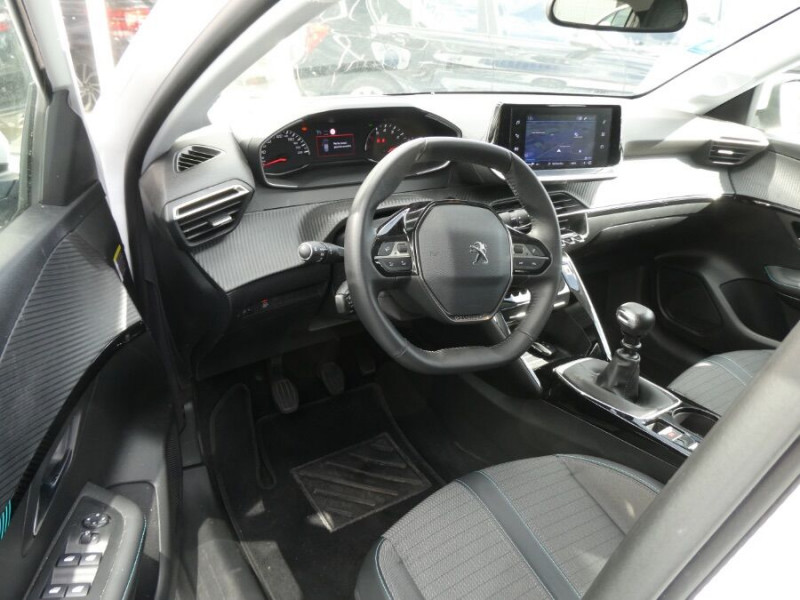 Photo 15 de l'offre de PEUGEOT 208 II 1.5 BlueHDi 100 BVM6 ALLURE GPS RS JA16 à 15450€ chez Mérignac auto
