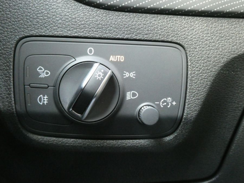 Photo 20 de l'offre de AUDI Q2 New 35 TDI 150 S-Tronic S LINE Int+Ext JA19 Camera Key Less Gtie 04/29 à 36790€ chez Mérignac auto