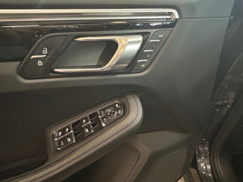 Photo 15 de l'offre de PORSCHE MACAN II 3.0 V6 S 354 PDK TOE PDLS SEM JA19 1ère Main à 57900€ chez Mérignac auto