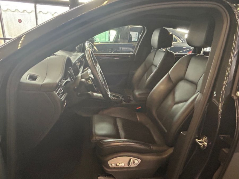 Photo 5 de l'offre de PORSCHE MACAN II 3.0 V6 S 354 PDK TOE PDLS SEM JA19 1ère Main à 57900€ chez Mérignac auto