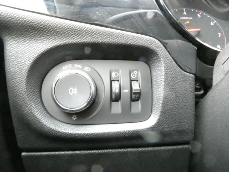 Photo 17 de l'offre de OPEL CORSA VI 1.2 75 EDITION BUSINESS GPS Radar JA16p à 13250€ chez Mérignac auto