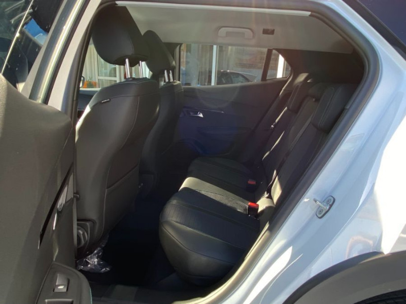 Photo 12 de l'offre de PEUGEOT 2008 II 1.5 BlueHDi 130 EAT8 ALLURE PACK GPS Camera à 23450€ chez Mérignac auto