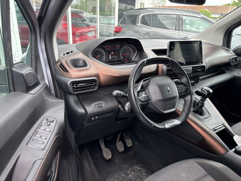 Photo 14 de l'offre de PEUGEOT RIFTER XL LONG 1.5 BlueHDi 130 BVM6 GT LINE GPS ADML Attel. 5PL à 24500€ chez Mérignac auto
