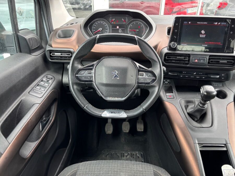 Photo 4 de l'offre de PEUGEOT RIFTER XL LONG 1.5 BlueHDi 130 BVM6 GT LINE GPS ADML Attel. 5PL à 24500€ chez Mérignac auto
