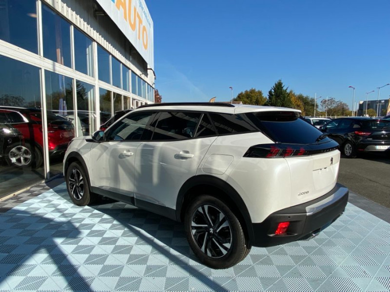 Photo 3 de l'offre de PEUGEOT 2008 II 1.5 BlueHDi 130 EAT8 ALLURE PACK GPS Camera à 23450€ chez Mérignac auto