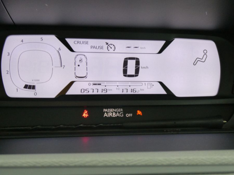 Photo 19 de l'offre de CITROEN GRAND C4 SPACETOURER 1.2 PureTech 130 BVM6 PACK CarPlay SC Privacy Glass Attel. 7PL à 17950€ chez Mérignac auto