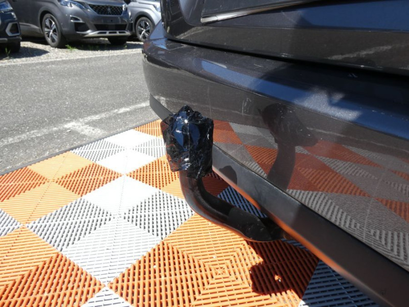 Photo 29 de l'offre de CITROEN GRAND C4 SPACETOURER 1.2 PureTech 130 BVM6 PACK CarPlay SC Privacy Glass Attel. 7PL à 17950€ chez Mérignac auto
