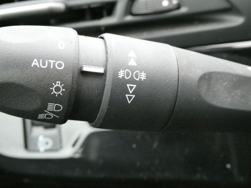 Photo 22 de l'offre de CITROEN GRAND C4 SPACETOURER 1.2 PureTech 130 BVM6 PACK CarPlay SC Privacy Glass Attel. 7PL à 17950€ chez Mérignac auto