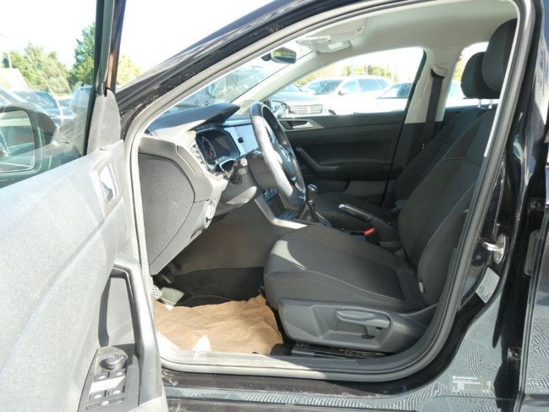 Photo 13 de l'offre de VOLKSWAGEN POLO VI 1.6 TDI 95 CONFORTLINE GPS Radars à 15980€ chez Mérignac auto
