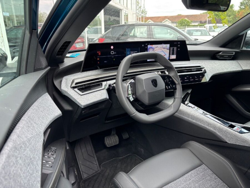 Photo 15 de l'offre de PEUGEOT 3008 HYBRID 145 e-DCS6 ALLURE Panoramic Pack à 32950€ chez Mérignac auto