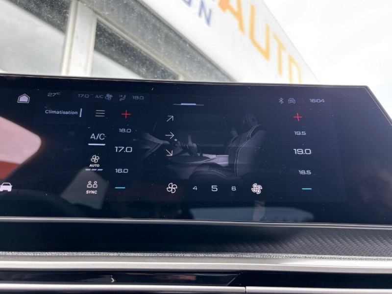 Photo 21 de l'offre de PEUGEOT 3008 HYBRID 145 e-DCS6 ALLURE Panoramic Pack à 32950€ chez Mérignac auto