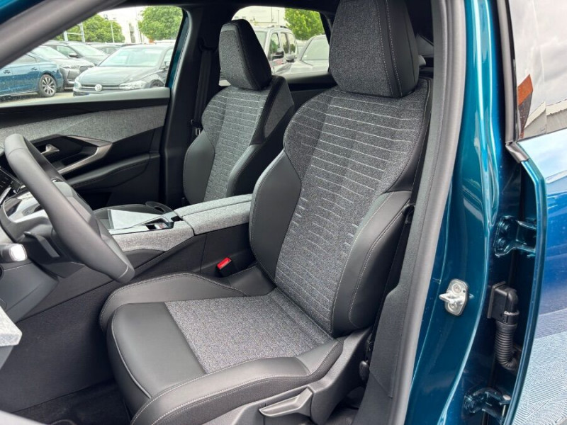 Photo 5 de l'offre de PEUGEOT 3008 HYBRID 145 e-DCS6 ALLURE Panoramic Pack à 32950€ chez Mérignac auto