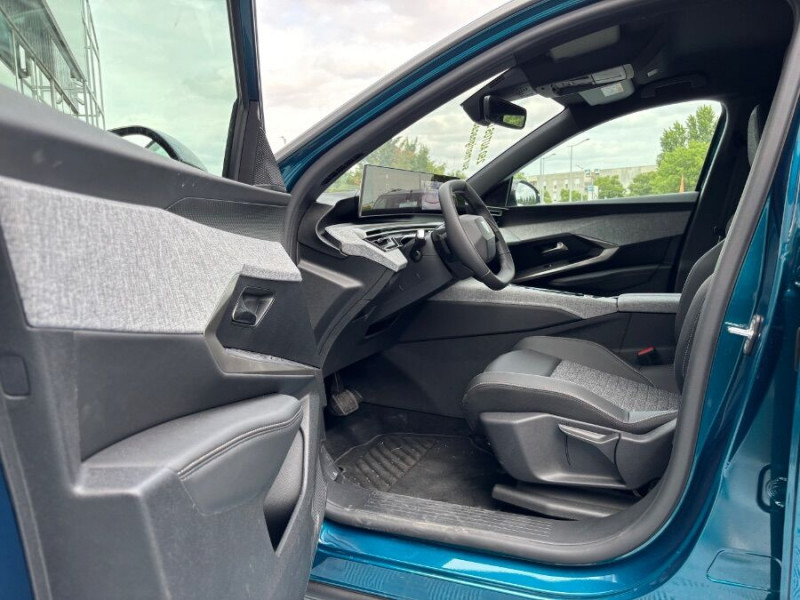 Photo 16 de l'offre de PEUGEOT 3008 HYBRID 145 e-DCS6 ALLURE Panoramic Pack à 32950€ chez Mérignac auto