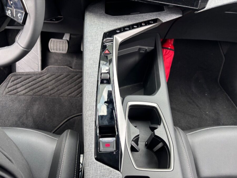 Photo 35 de l'offre de PEUGEOT 3008 HYBRID 145 e-DCS6 ALLURE Panoramic Pack à 32950€ chez Mérignac auto
