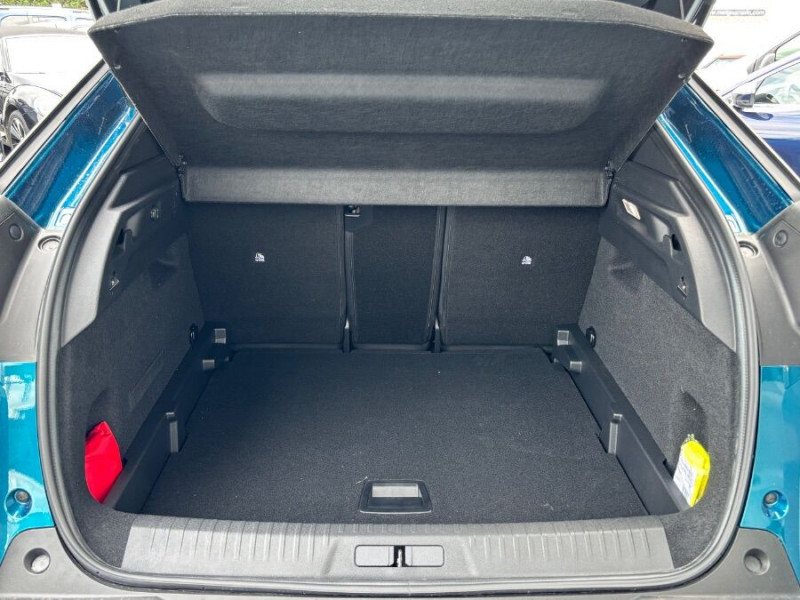 Photo 18 de l'offre de PEUGEOT 3008 HYBRID 145 e-DCS6 ALLURE Panoramic Pack à 32950€ chez Mérignac auto