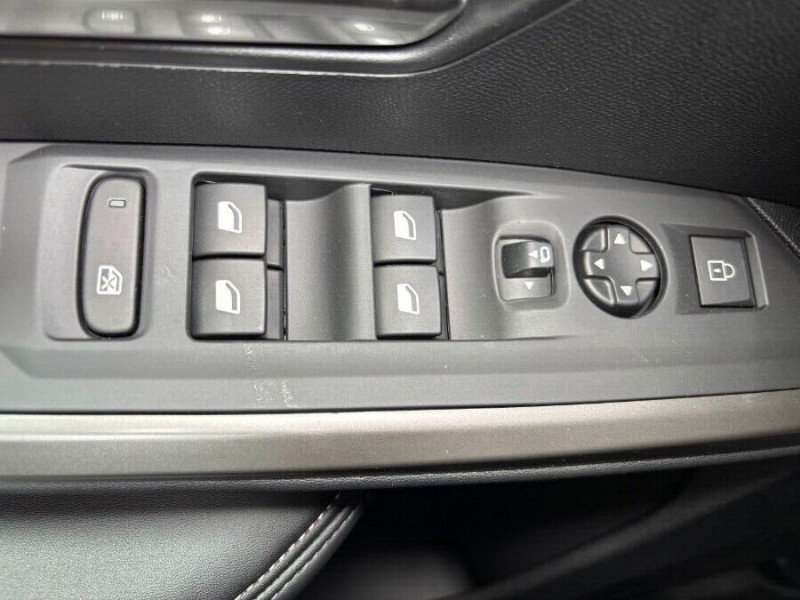 Photo 28 de l'offre de PEUGEOT 3008 HYBRID 145 e-DCS6 ALLURE Panoramic Pack à 32950€ chez Mérignac auto