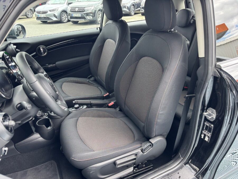 Photo 5 de l'offre de MINI MINI III (F56) NEW 1.5i 136 BVA7 COOPER GPS LED CarPlay à 23450€ chez Mérignac auto